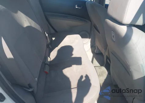 2015 Nissan Rogue Select S z USA, uszkodzony, nr VIN JN8AS5MT3FW162988